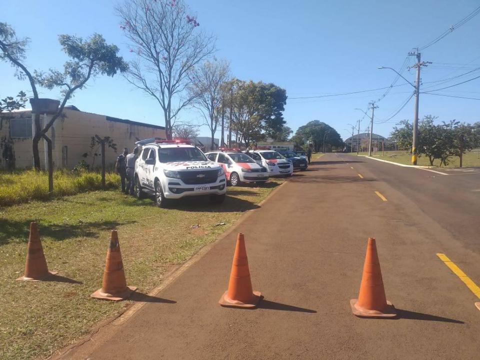 Foto 2 de 4 — Força tarefa presencia aglomeração no Aeroporto Bartholomeu Gusmão